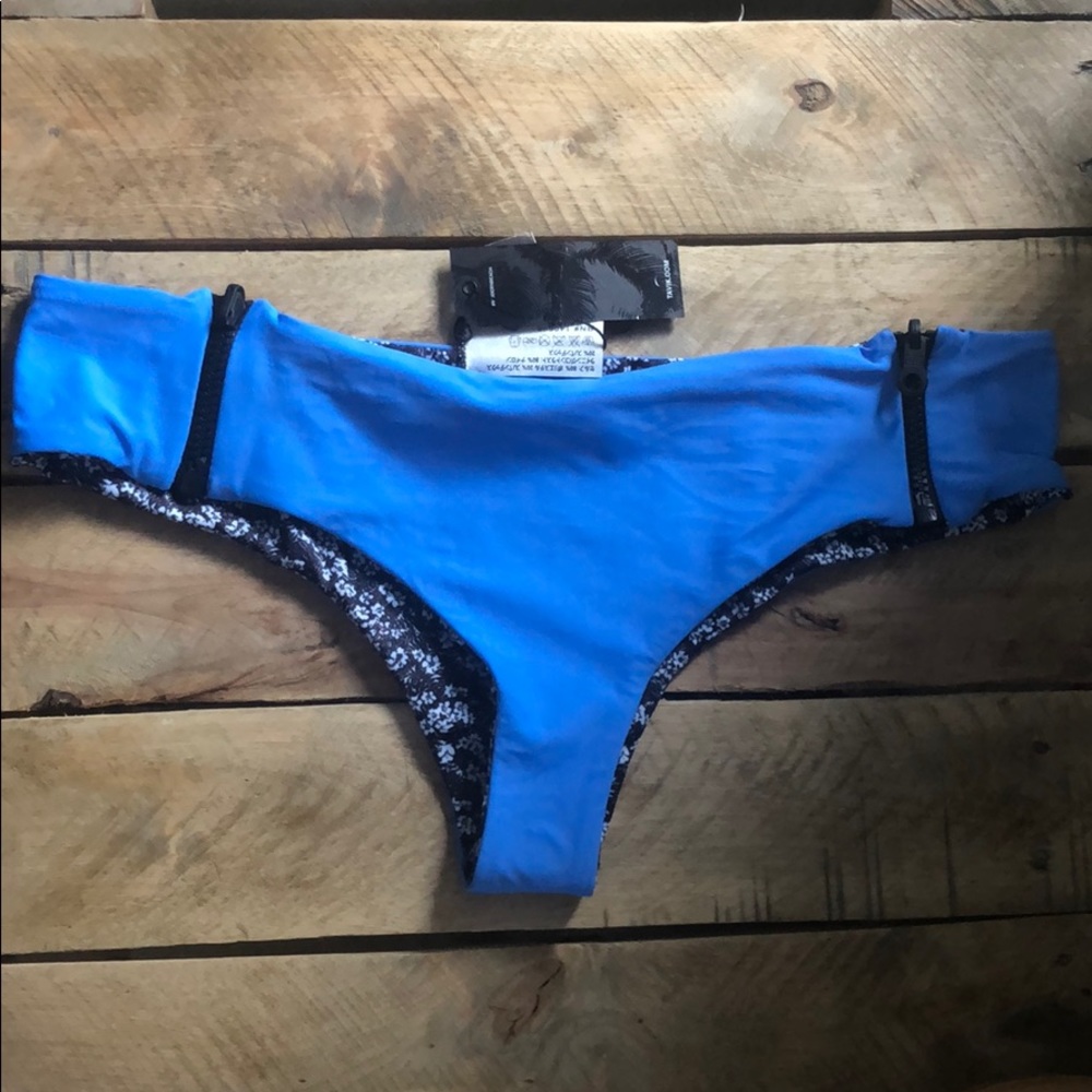 Tavik reversible bikinni bottom NWT
